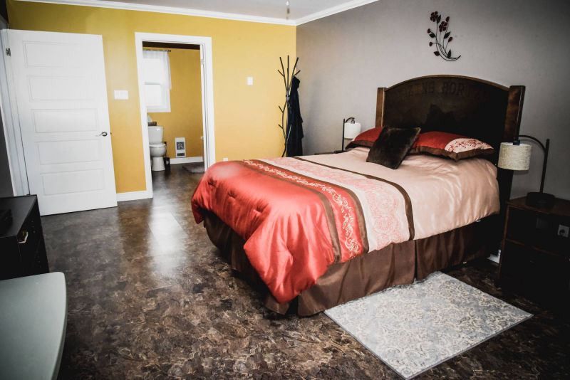 Blazing Horizon - Amelia Cottage Bathroom