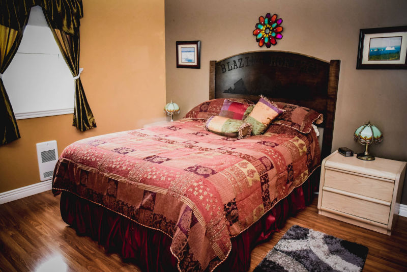 Kyle Cottage Bathroom with Jetted Tub